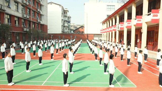 课间转体|老规矩先上视频,这是湘郡培粹实验中学的大课间