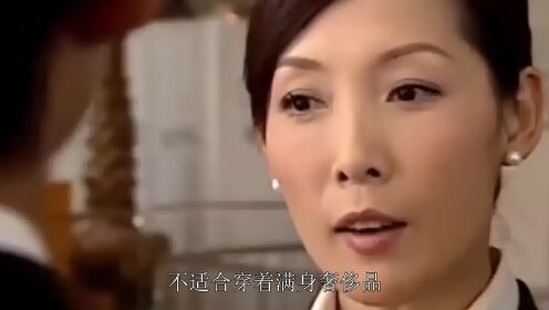 吴美珩携15岁女儿逛街，50岁气质仍出众，嫁百亿富豪婚后生活幸福