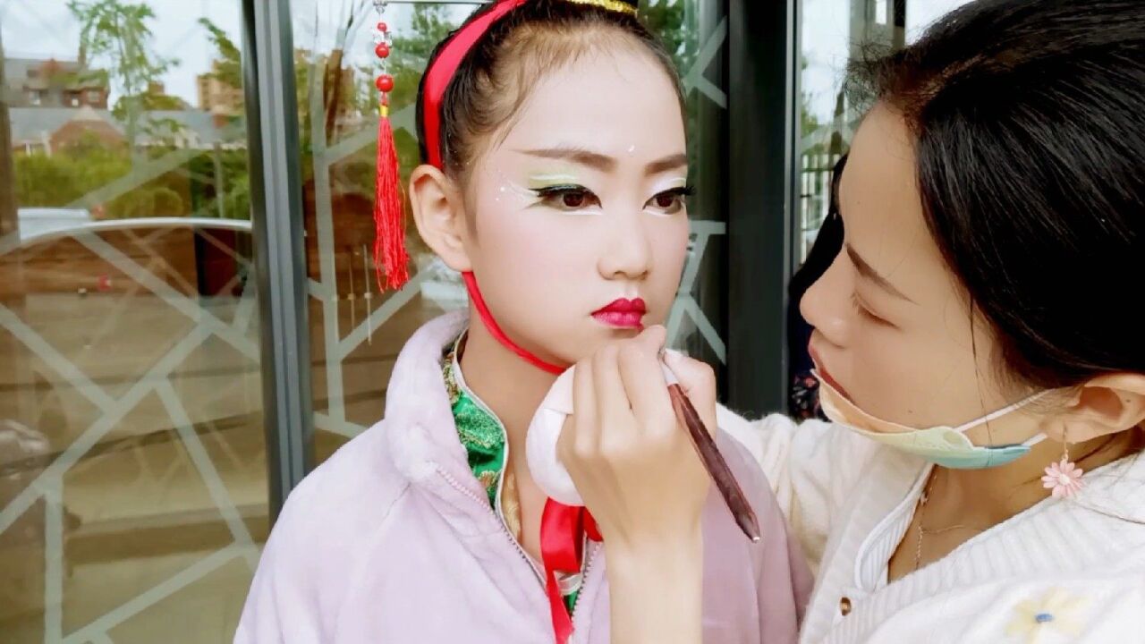 舞台妆妆容教程，颜值瞬间提升，学舞蹈的孩子气质就是不一样_高清1080P在线观看平台_腾讯视频