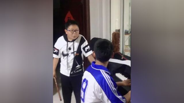 两个11岁的少年,疫情下的孤勇者,暑假连上了 )