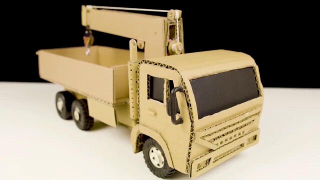 diy纸盒工程车系列:如何用纸板制作遥控钢筋混凝土吊车