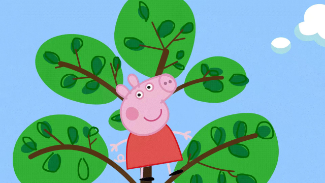 佩奇爬树不小心摔了下来,机械恐龙及时接住佩奇