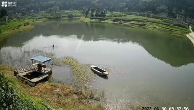 南充:这里一男子溺水身亡,已被打捞上岸,监控曝光