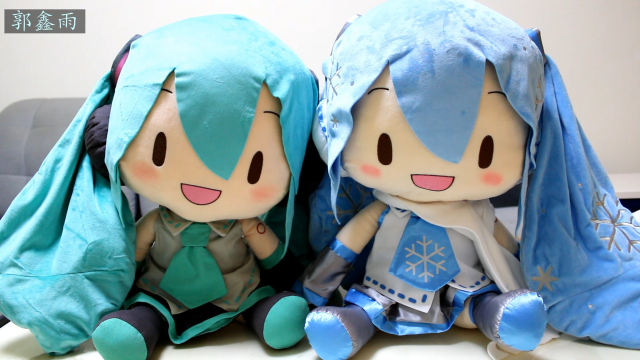 50厘米fufu哪个更可爱 雪初音未来超大布偶正版毛绒玩偶鑫雨动漫