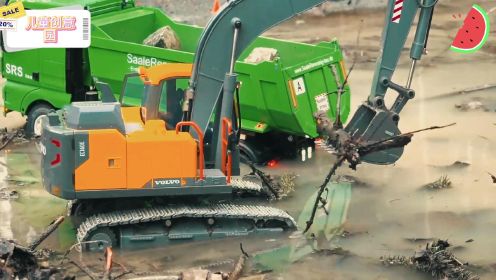 挖掘机系列：装载机和挖掘机在工地上挖掘沙土