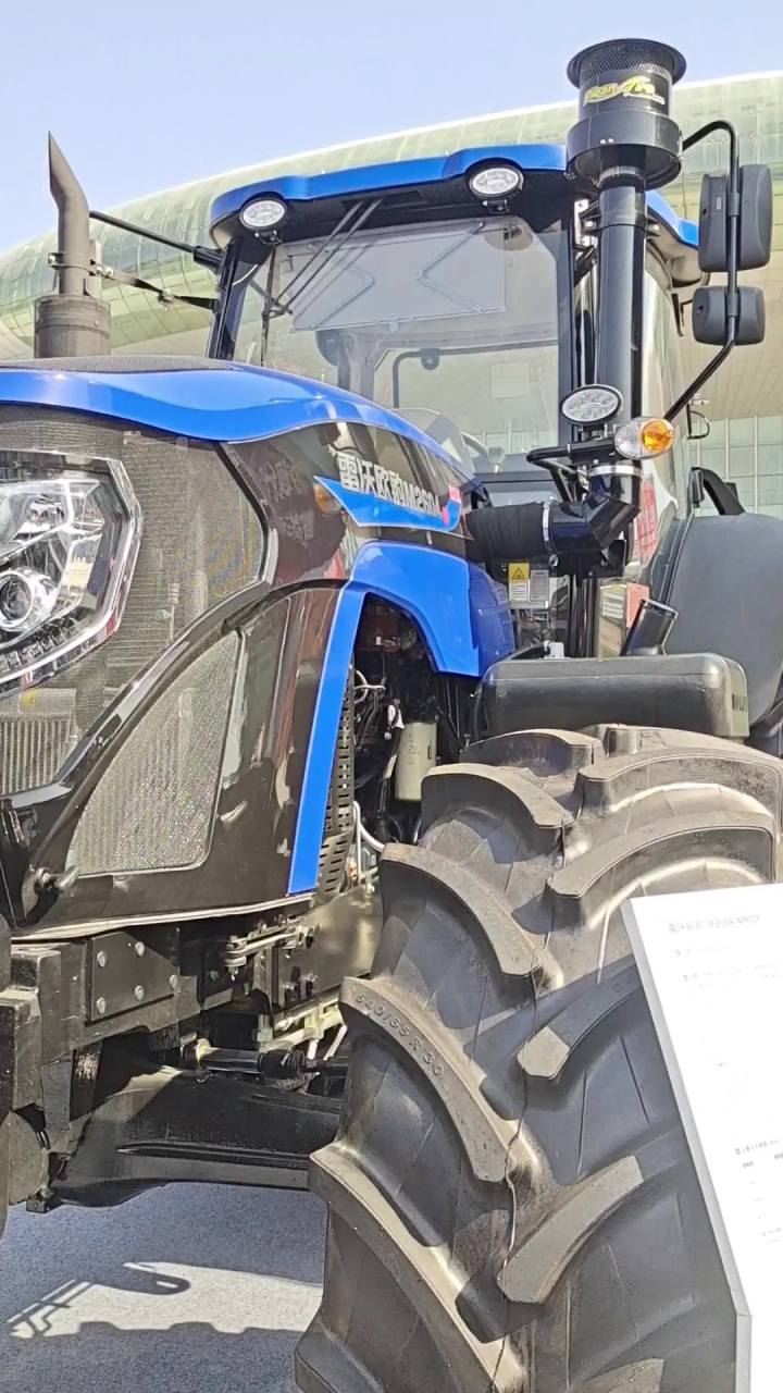 2022新疆农业机械博览会~潍柴雷沃m2604-n拖拉机!_腾讯视频