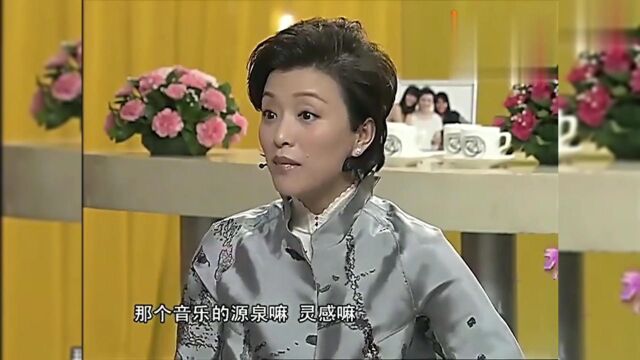 李健老婆首次曝光:长相惊艳还是清华博士!一出场谢霆锋都看呆了