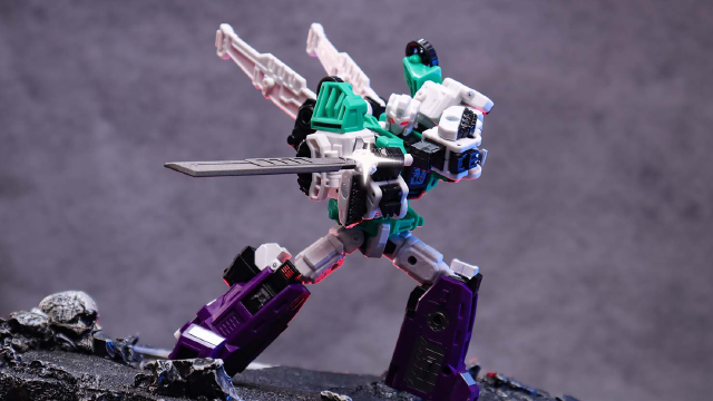 一百元六个形态!金宝六面兽变形分享