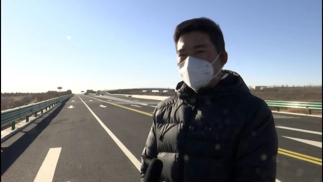 335国道棍呼都格至海流图段全线通车