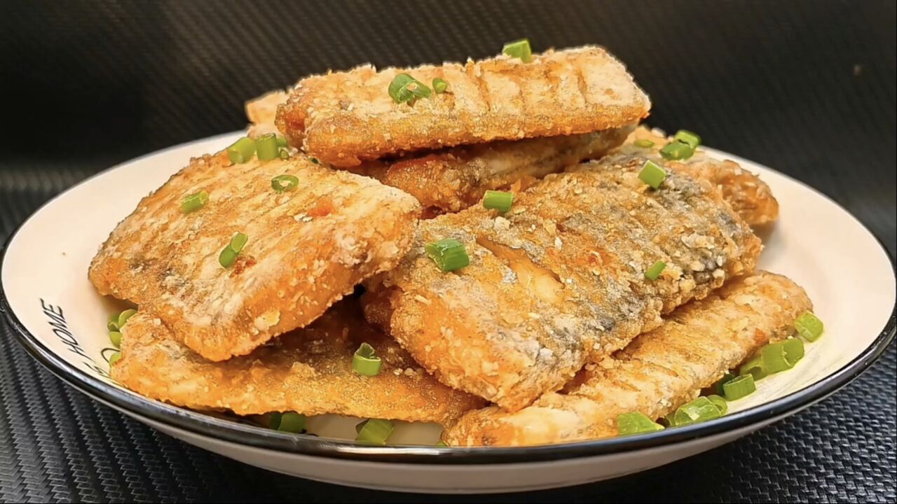 这才是干炸带鱼正确的做法.太香了
