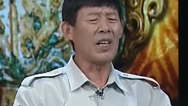 22岁的何刚家境贫寒,父母十分疼爱,竟是文化人