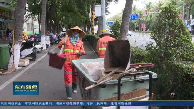 东方:园林环卫工人坚守岗位用坚守扮靓城市容颜