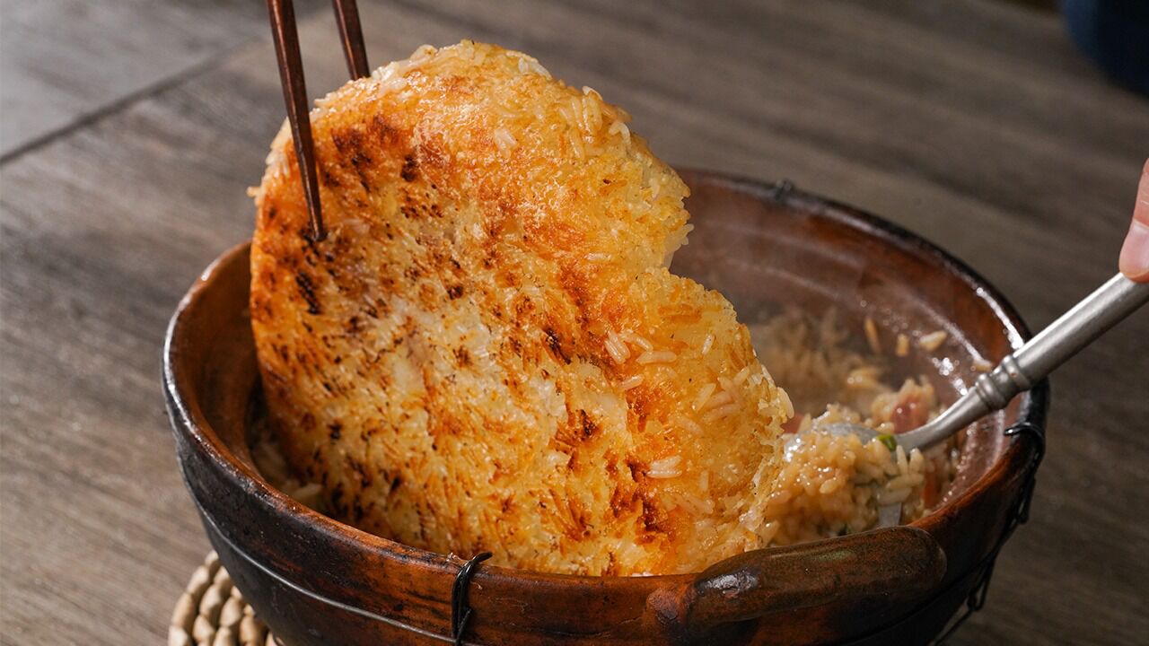 在某个天气很好的午后,我悟出了煲仔饭完美锅巴的秘诀.