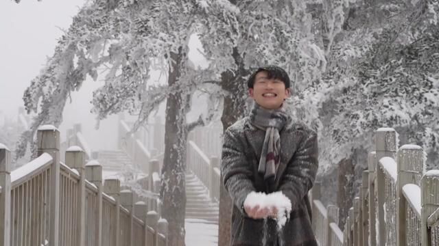 这个春天带着你爱的人一起去西岭雪山看浪漫的雪吧#西岭雪山3月免门票 #这里有一个雪想请你滑一下 #开学季西岭雪山免门票