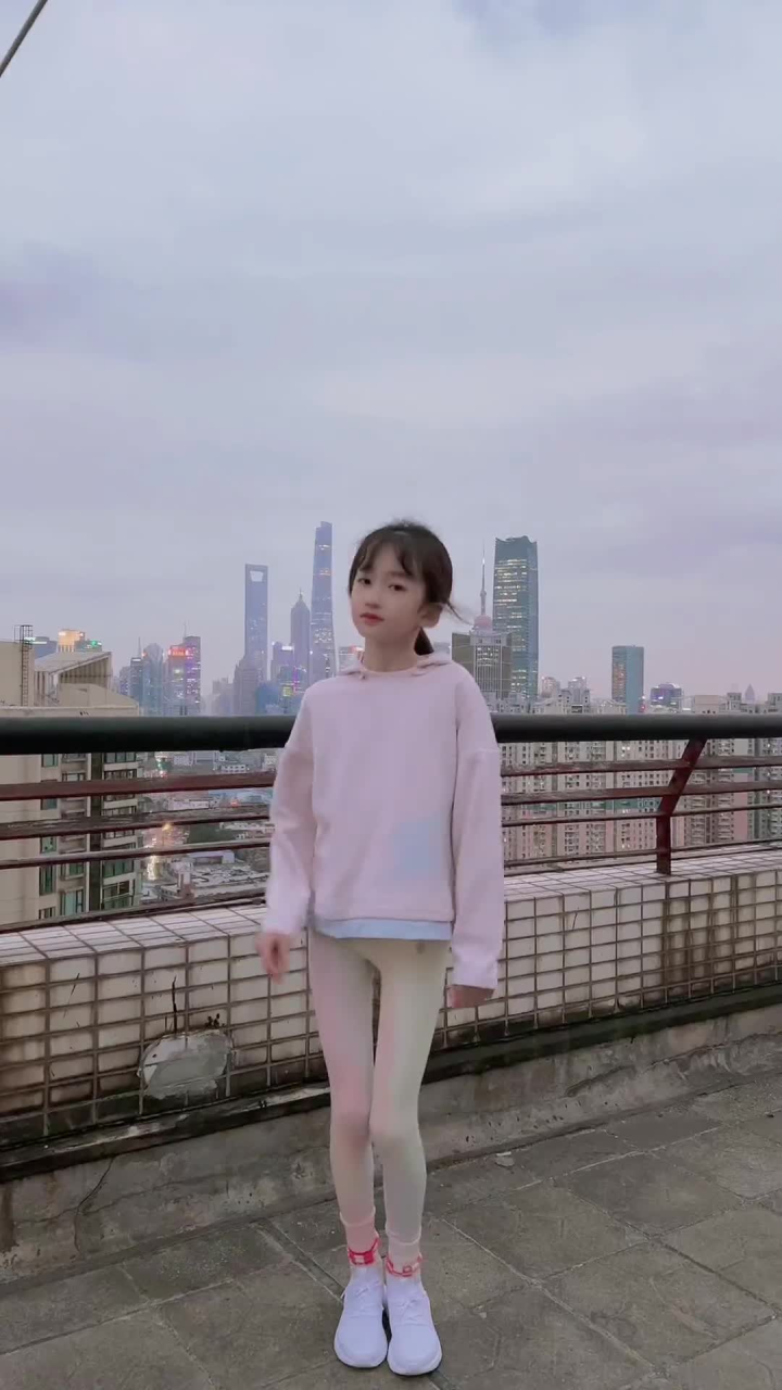 每日一运动长高高肘击摇摆舞陈芷琰 随手发一个小日常