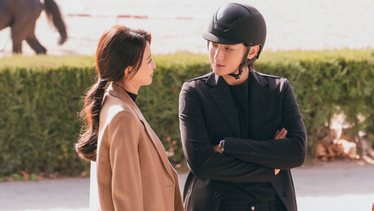 孙怡玩梗管黄子韬要胸毛,韬韬无奈回应争议:我这胸毛得罪谁了?