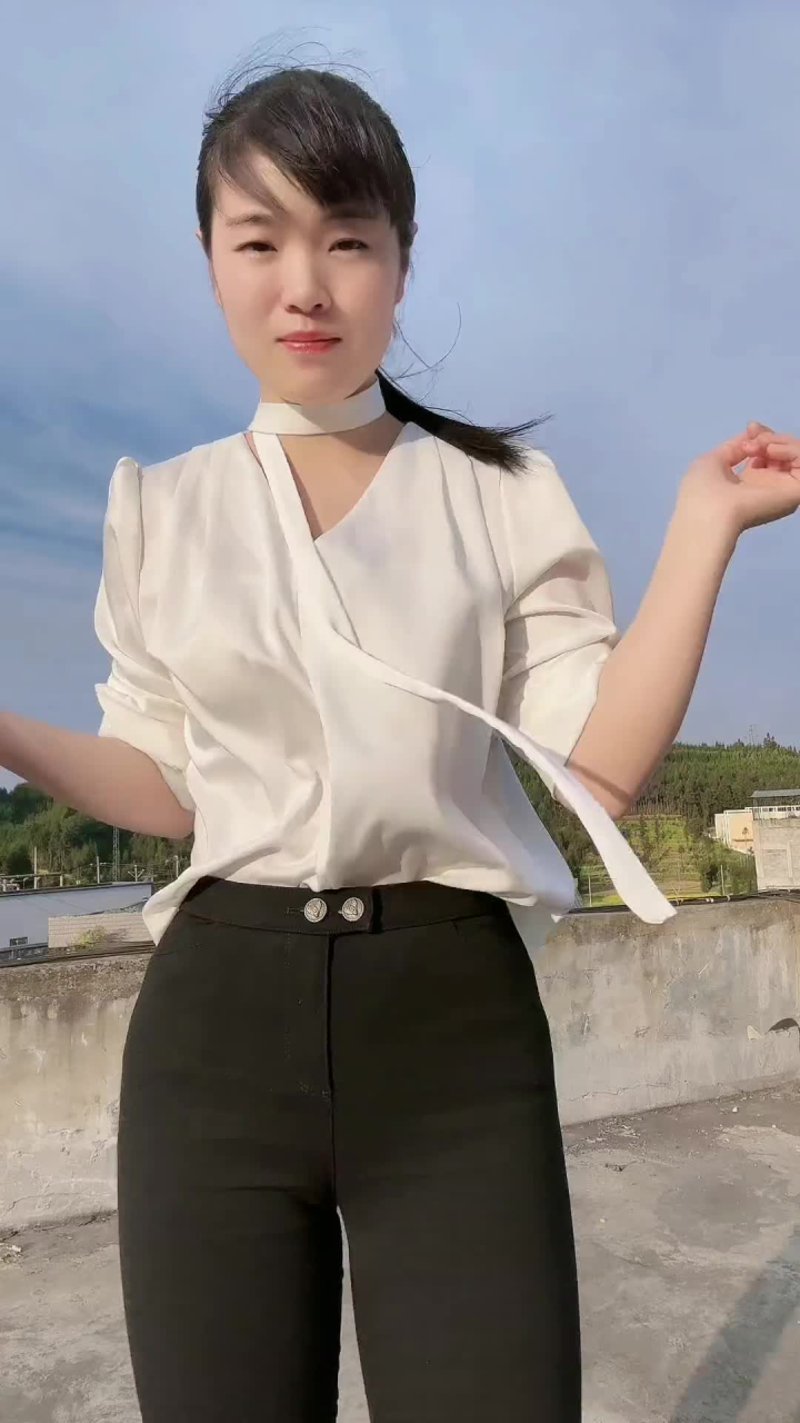 好的爱情大概是,我让你心动,你让我心安……  #微胖女生 #圆润可爱