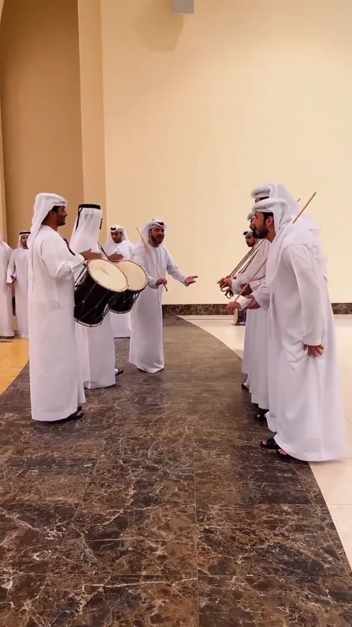 迪拜贵族棍子舞图片