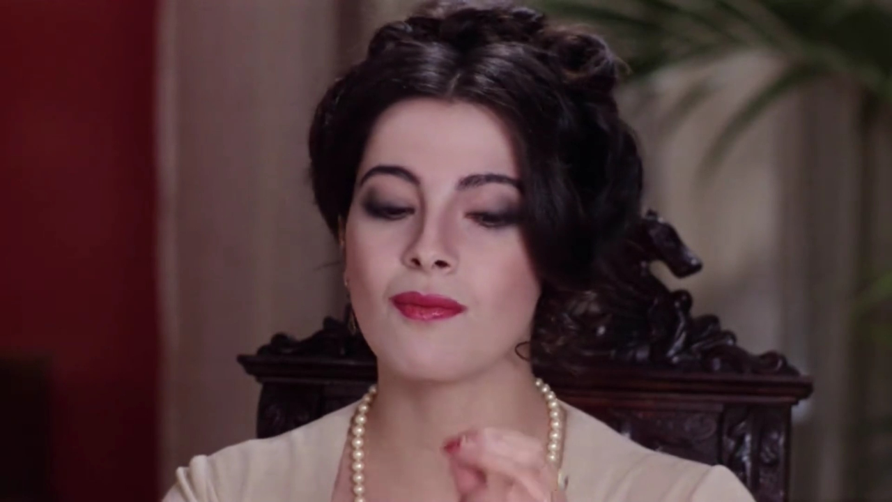 腾讯视频】 多娜泰拉·达米亚妮：成熟魅惑，艳压群芳的性感女神