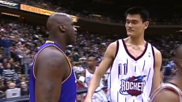 姚明初入NBA,连续三帽大鲨鱼