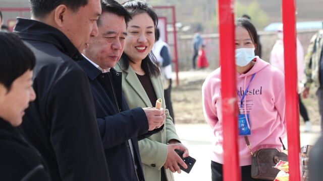 泉头镇:春山花开似锦绣 层林尽染杜鹃红