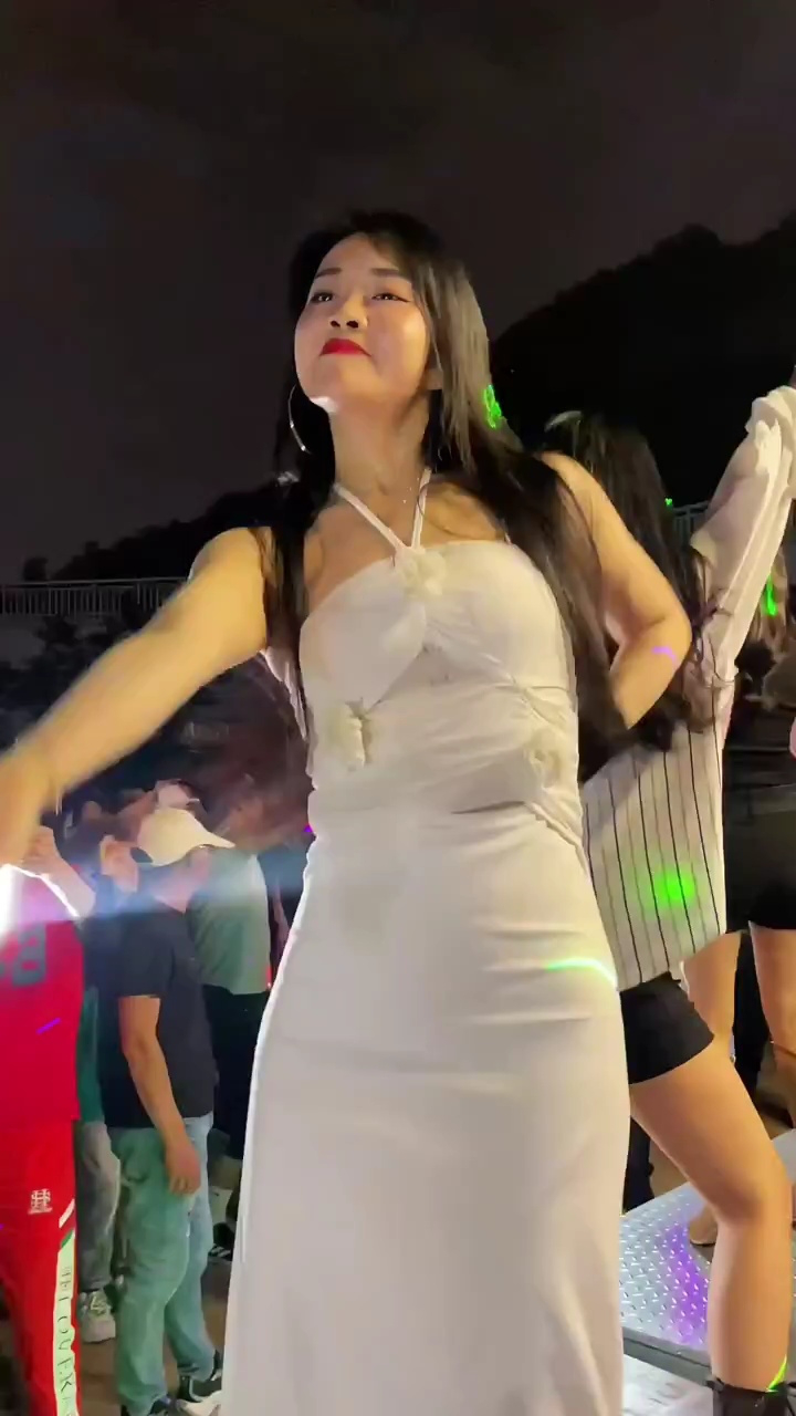 劲爆热舞 #美女蹦迪 #晓云爱蹦迪