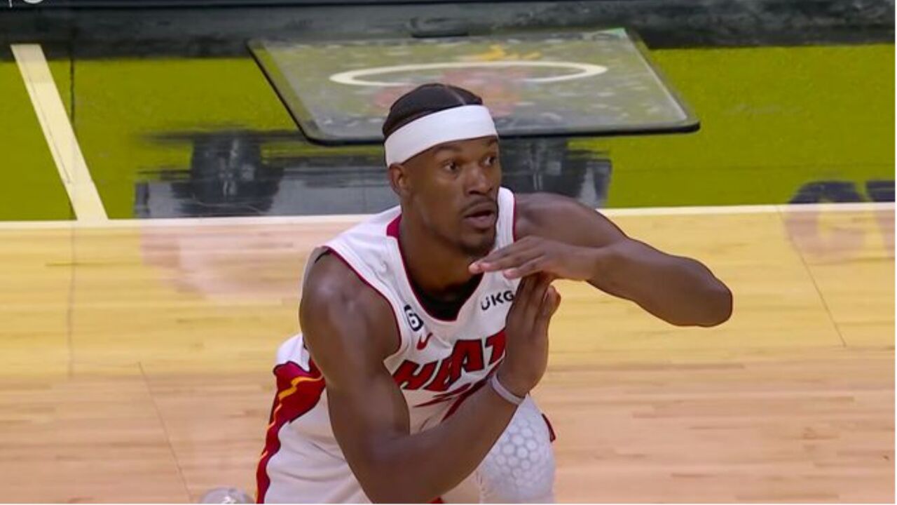 杀人还要诛心!巴特勒比暂停手势疯狂嘲讽霍福德