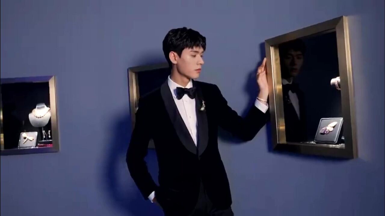 花花铁粉实锤!龚俊的手机屏保是花花,他真的很爱熊猫