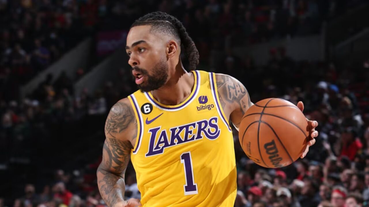 高效9中6!拉塞尔半场13分表现:单臂暴扣看海湖人替补席