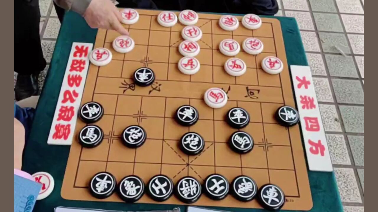 神秘高手散步遇到孫浩宇大師街頭棋攤:年輕人,招牌囂張過了頭呀