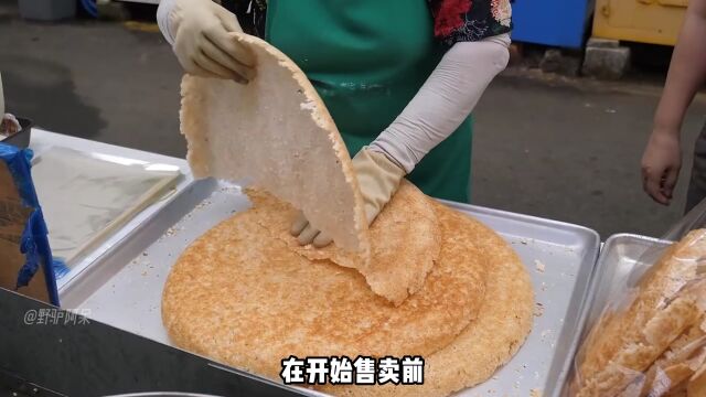 韩国6000韩元的锅巴饭,白米蒸熟放锅底烤成锅巴,焦香酥脆很抗饿