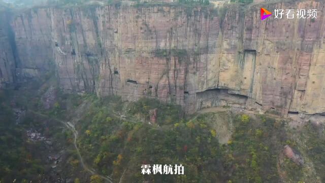 郭亮村绝壁长廊,当年由村主任带领村民手工开凿,为前辈点赞!