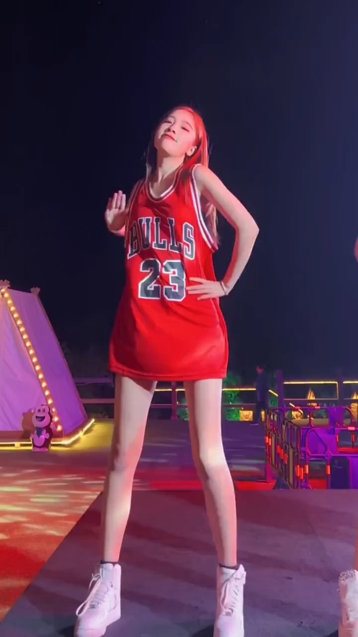 赤木晴子 球衣女孩