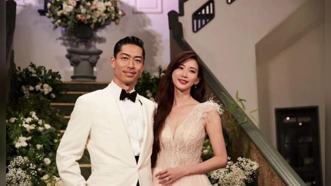 林志玲夫妇东京街头约会 志玲背影消瘦看着像20岁