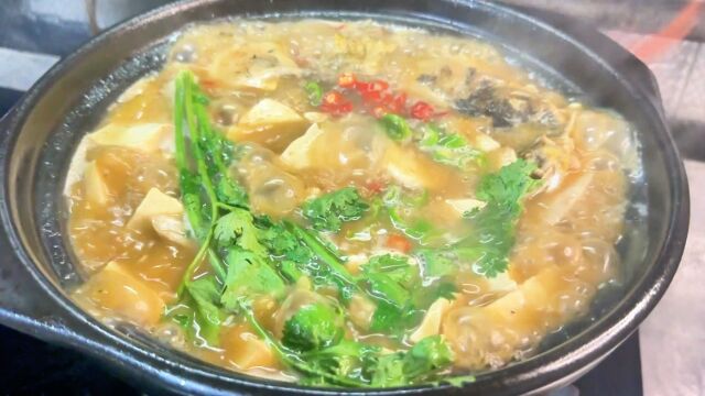 鱼头炖豆腐这样做太好吃了,汤鲜味美,做法还简单!