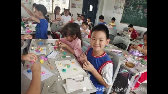 湖北汽车工业学院科技学院三下乡:畅想创作:粘土课的乐趣