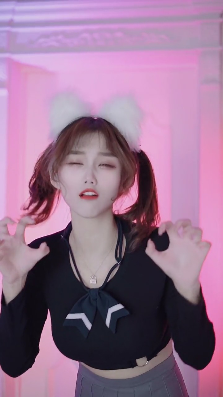 双马尾弹力摇 来晚了,我的好短! #双马尾弹力摇