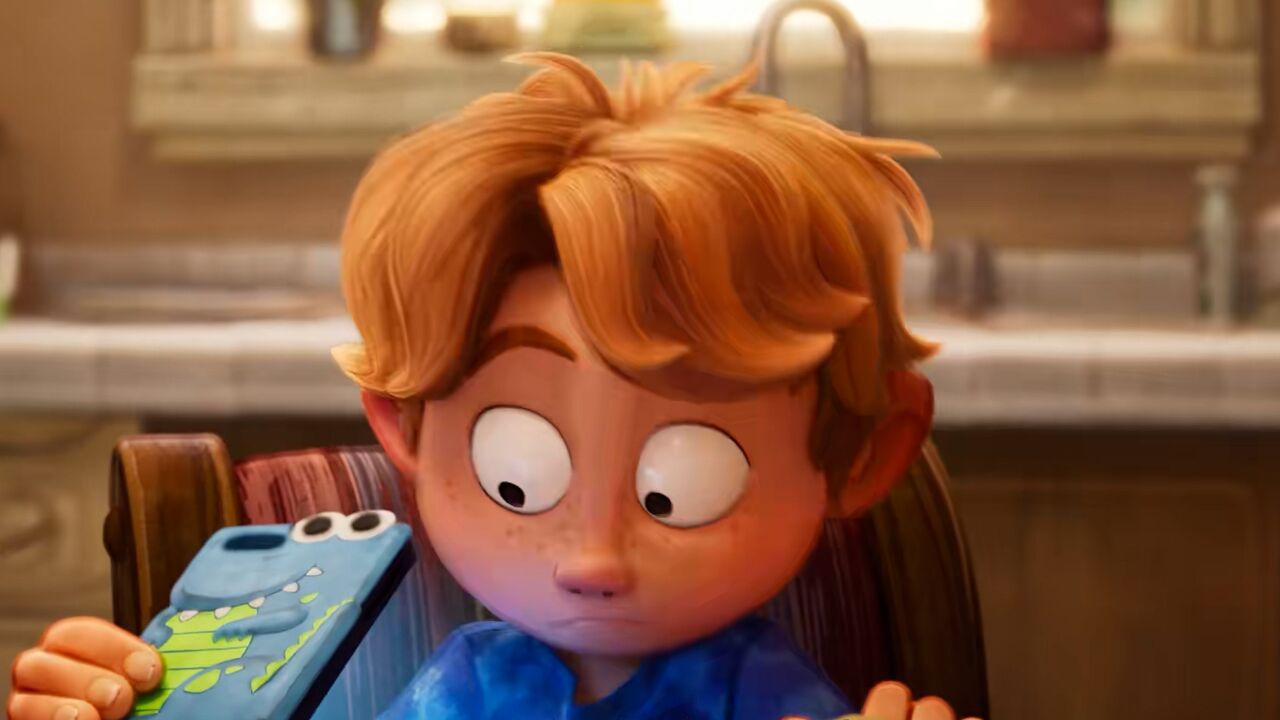 《智能大反攻》凯蒂和家人一起迎战突如其来的人工智能大造反