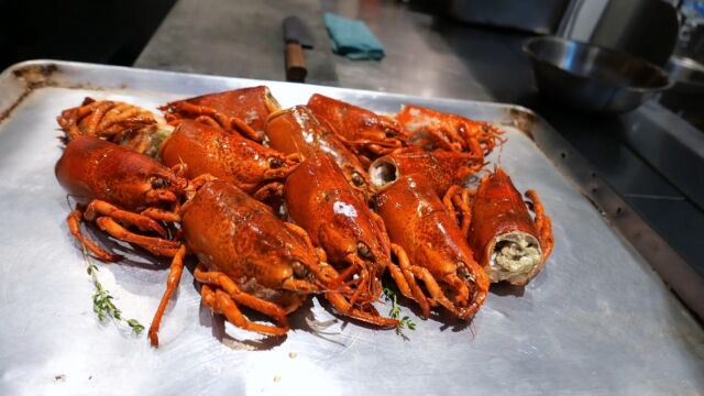 日本大厨制作顶级海鲜大餐黑米龙虾