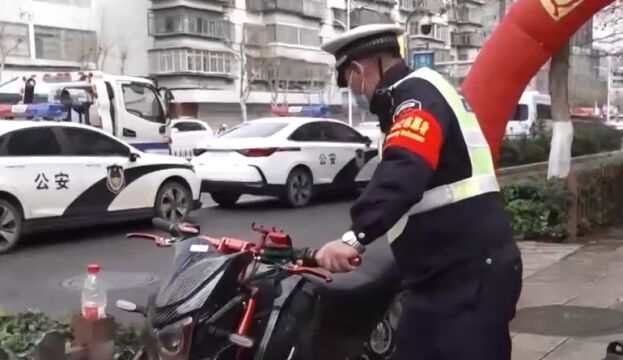 “飙车炸街”是触犯多种法律的严重违法行为