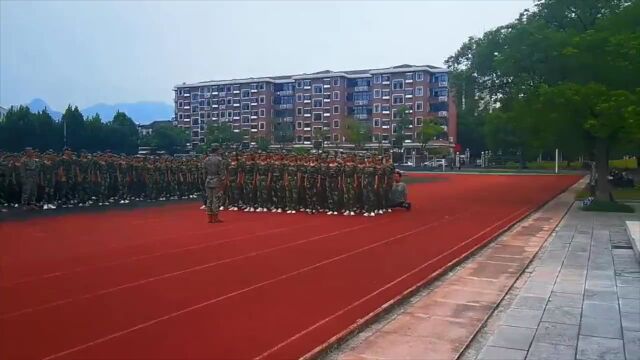 “板凳男孩”方宇翔:没有腿一样军训与“奔跑”