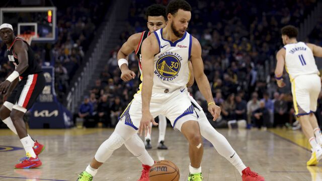 nba常規賽勇士逆轉開拓者庫裡31分單節17分中制勝三分