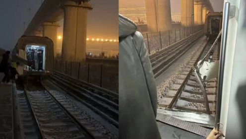 北京地铁昌平线突发故障两节车厢分离有乘客受伤，更多现场曝光