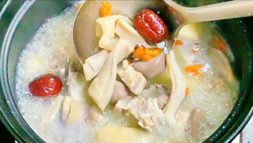冬季靓汤：猪肚四神汤，汤汁奶白如乳，健脾养胃又利湿，赶紧收藏