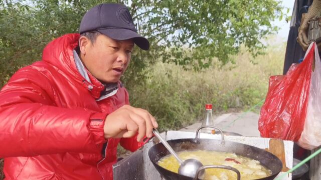 一人一车自驾游全国来到江西省赣州市于都县路过一大桥底下露营