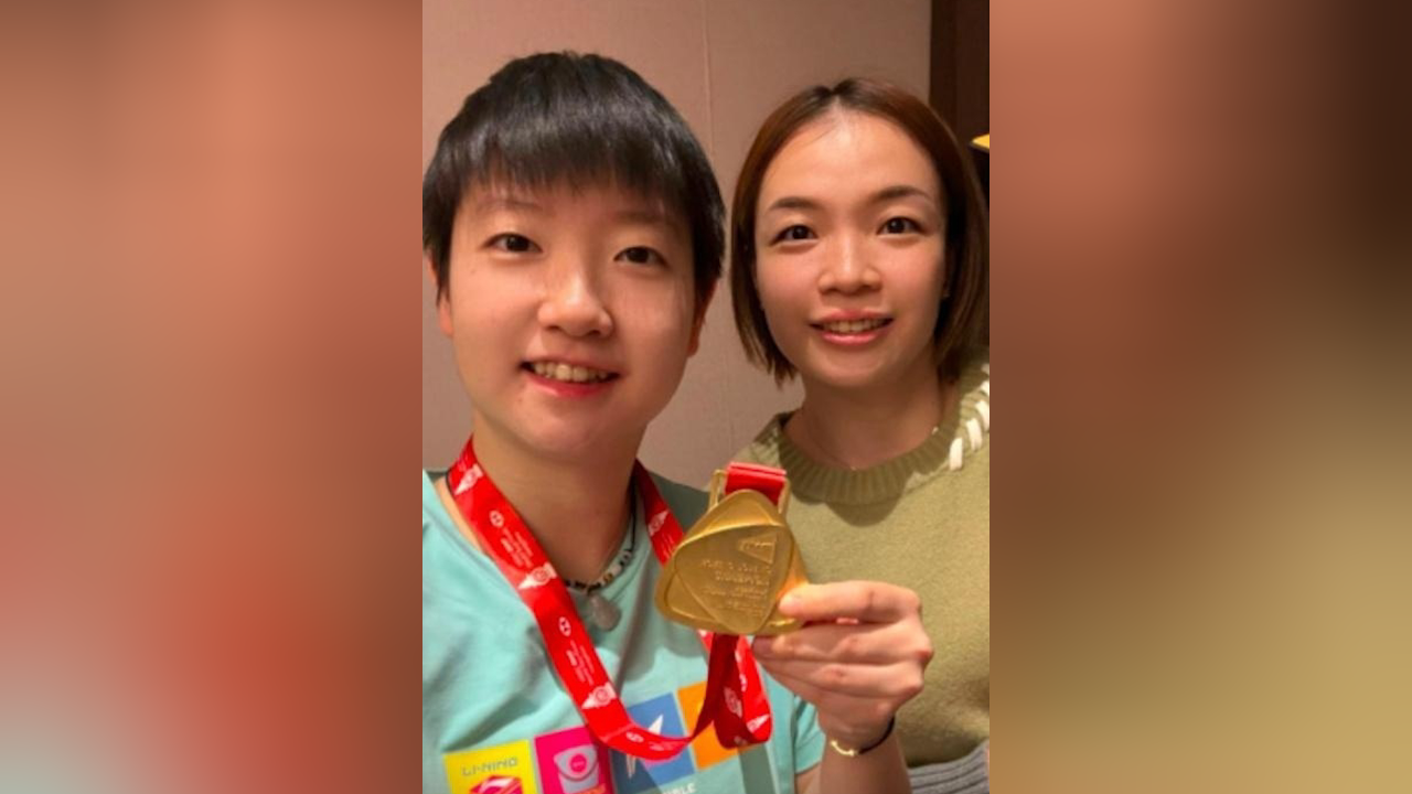 陈清晨和孙颖莎的约定站上巴黎奥运会最高领奖台