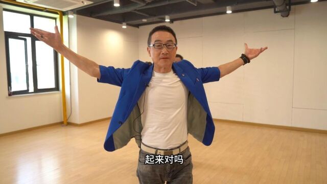 为了了解广场舞的"门槛",《安享心生活》的主持人晓林参加了一