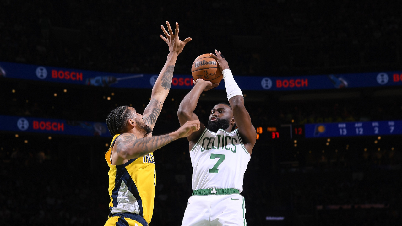 22日nba五佳球 杰伦布朗绝平三分力挽狂澜 双探花合力击穿防守直接虐