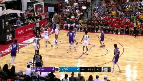 《NBA全场集锦》【盖帽】还没吃饭吧！亨特迎面钉板大帽请奥古斯特吃火锅