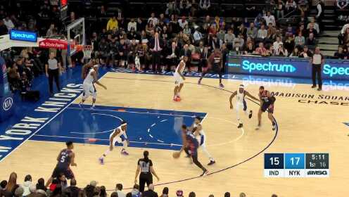 《NBA全场集锦》【扣篮】巴雷特突破把球送到空中 罗宾逊起飞完美演绎空接暴扣